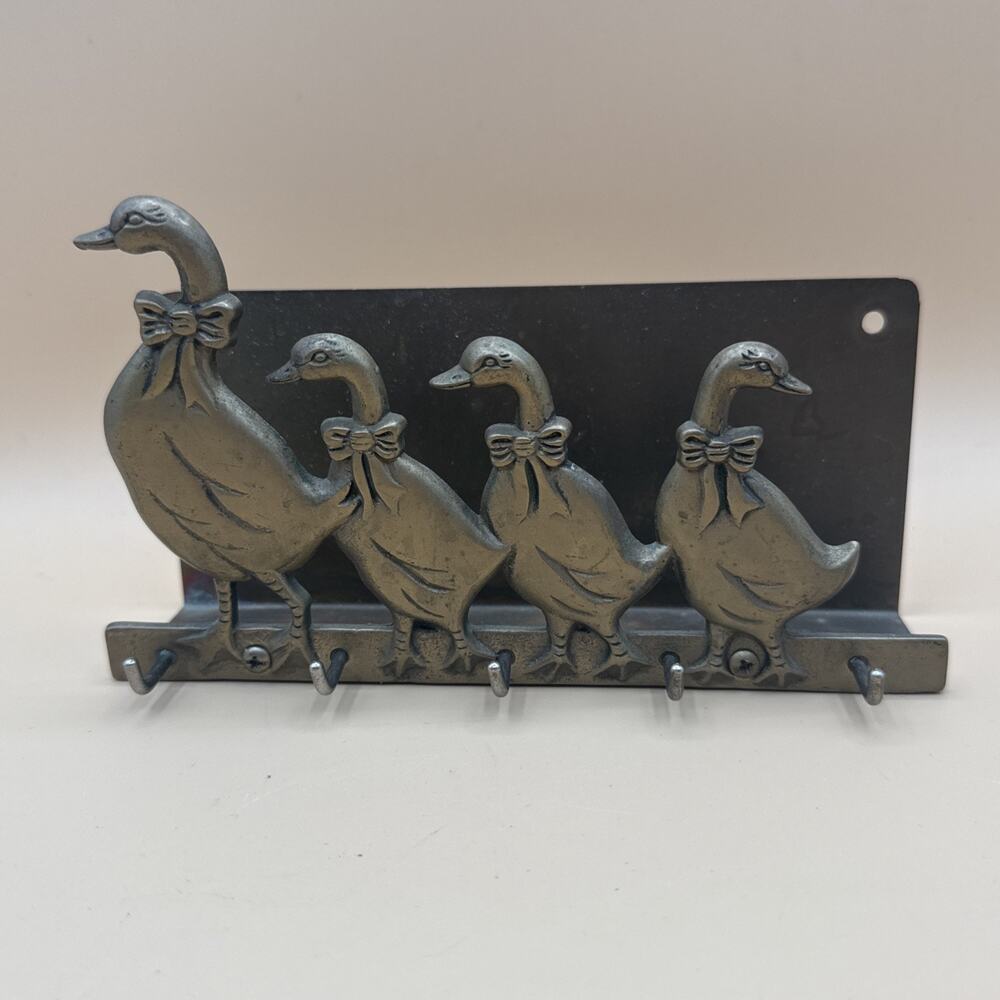 Vintage Upper Deck Goose Family Key Holder Wall Shelf Mail Organizer Cottage